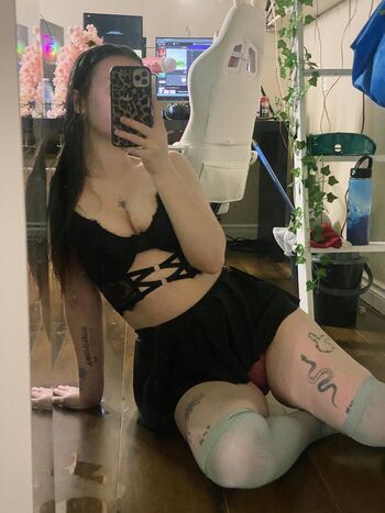 Full leaked Nikkieelovee private onlyfans photo