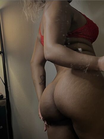 Full leaked Niyaavip private onlyfans photo
