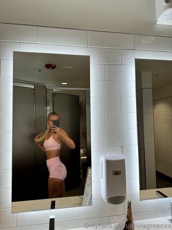 Full leaked Oliviagreenxx private onlyfans photo