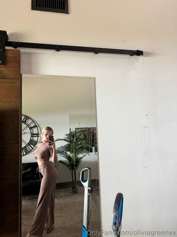 Full leaked Oliviagreenxx private onlyfans photo