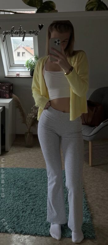 Full leaked Pauliie private onlyfans photo