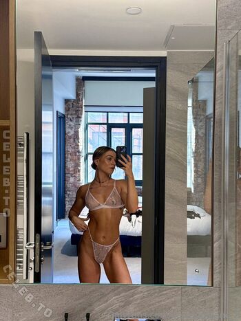 Penelope Peaches