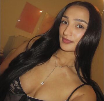 Full leaked Persian private onlyfans photo