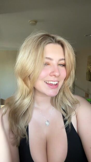 Full leaked Pipersolstice private onlyfans photo