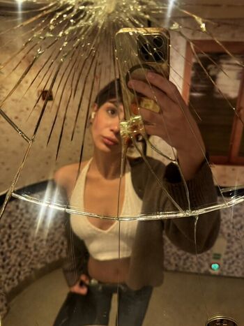 Full leaked Pohuii private onlyfans photo