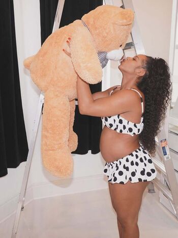 Pregnant Celebs