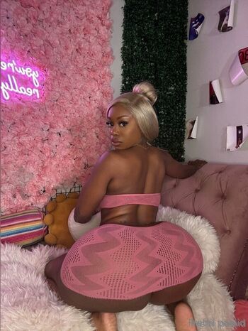 Full leaked Prettiipaaiid private onlyfans photo
