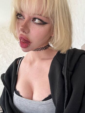 Full leaked Prettylyriqq private onlyfans photo