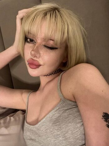 Full leaked Prettylyriqq private onlyfans photo