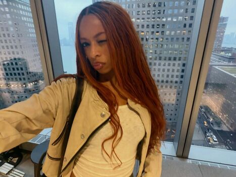 Full leaked Ravyn lenae page private onlyfans photo