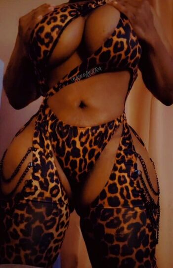 Full leaked Reign glitter private onlyfans photo