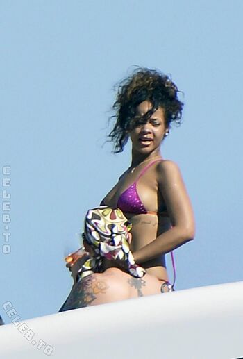 Full leaked Rihanna private onlyfans photo
