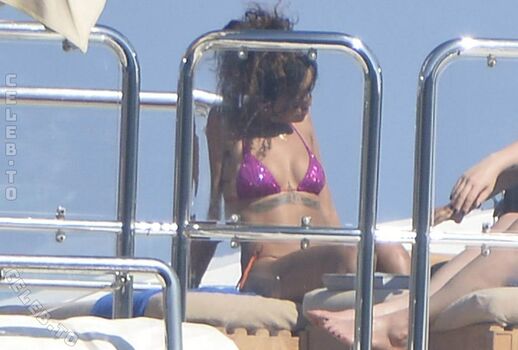 Full leaked Rihanna private onlyfans photo