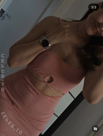 Full leaked Rinaa  page private onlyfans photo