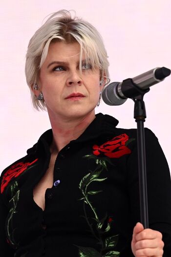 Robyn Carlsson