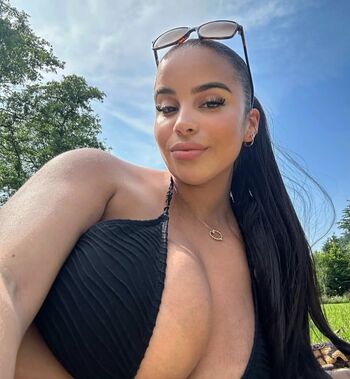 Full leaked Romyisabellaa private onlyfans photo