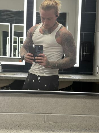 Full leaked Ryanscottxxxfree private onlyfans photo