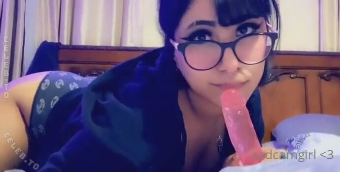 Sadcamgirll