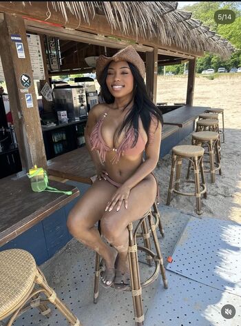 Samantha Marie