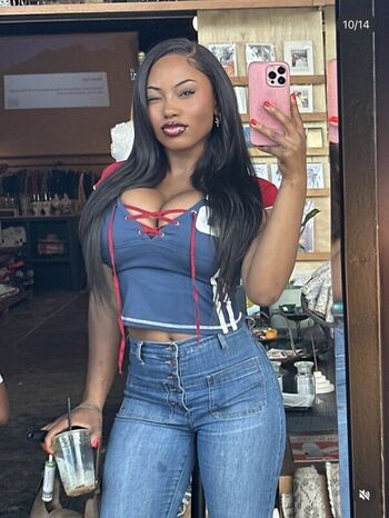 Samantha Marie