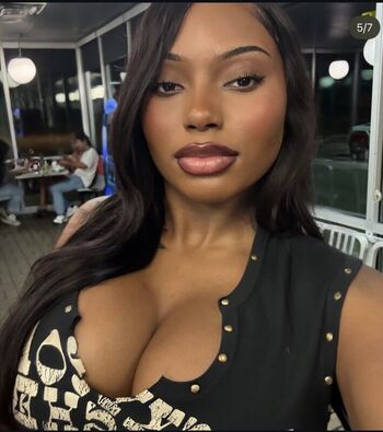 Samantha Marie