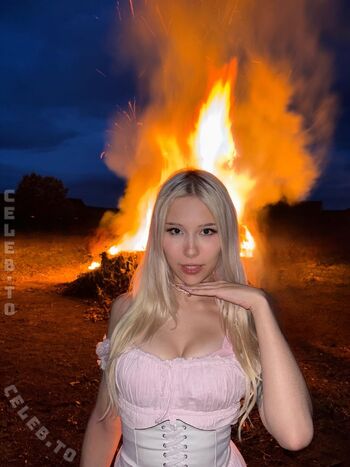 Full leaked Sarahtoninx private onlyfans photo