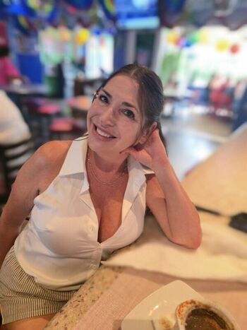 Full leaked Sassymommy private onlyfans photo