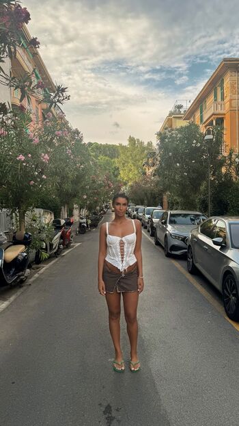 Full leaked Sevdaliza page private onlyfans photo