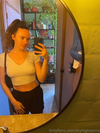 Full leaked Skyhighsierra private onlyfans photo