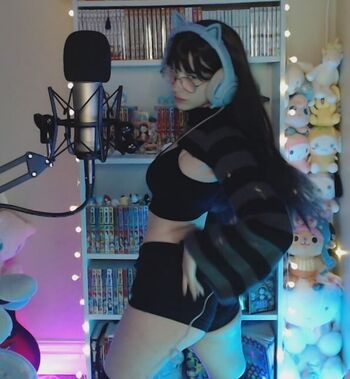 Full leaked Skymi chan private onlyfans photo