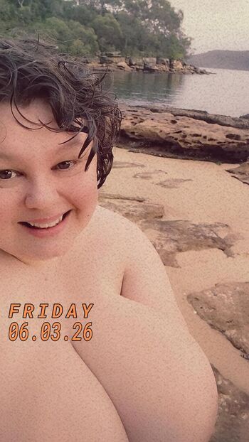 Full leaked Snaphappyadventurer private onlyfans photo