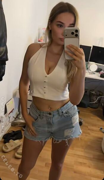 Full leaked Snipsska private onlyfans photo
