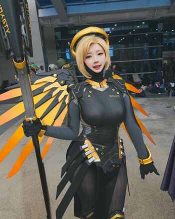 Spiral Cats Cosplay