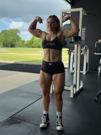 Full leaked Strong and curvy women private onlyfans photo