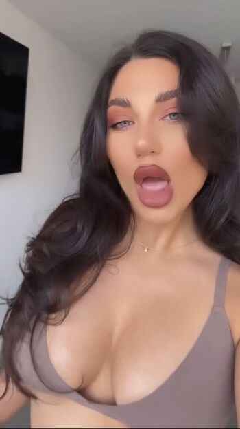 Full leaked Suppasamm private onlyfans photo