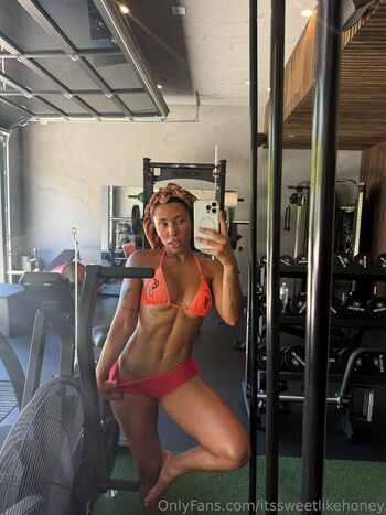Full leaked Sweetlikehoney private onlyfans photo