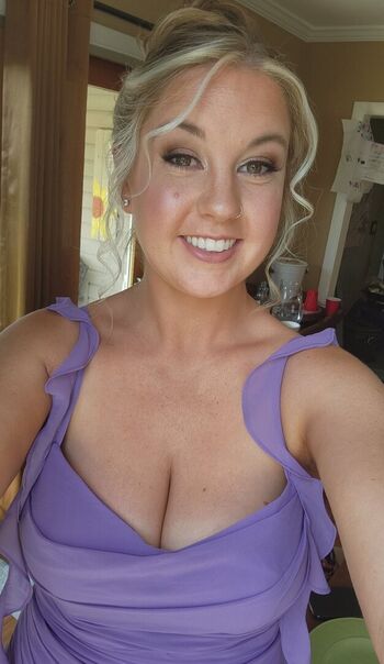 Full leaked Tatted blonde bombshell private onlyfans photo