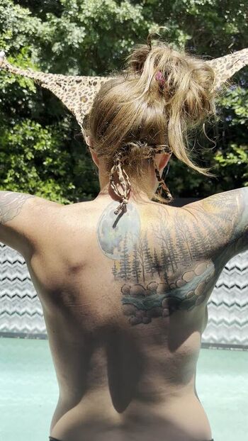 Full leaked Theoilersgirlkait private onlyfans photo