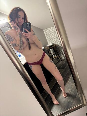 Full leaked Theoilersgirlkait private onlyfans photo