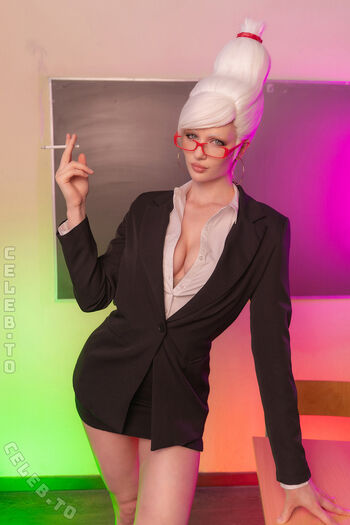 TniweCosplay
