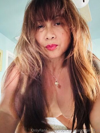 tropical_island_girl_4_u