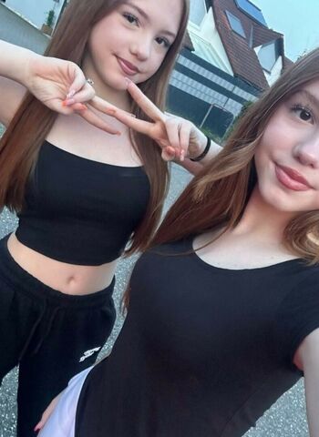 Full leaked Twinsonice private onlyfans photo