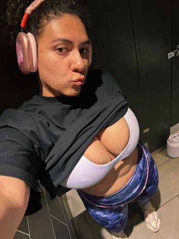 Full leaked Valeriezun private onlyfans photo