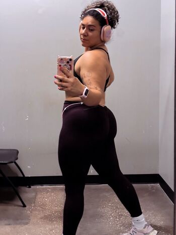 Full leaked Valeriezun private onlyfans photo