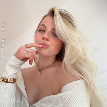 Full leaked Vallixpauline page private onlyfans photo