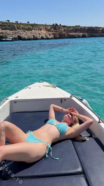 Full leaked Vallixpauline page private onlyfans photo
