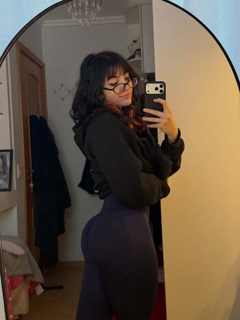 Full leaked Vaneeeer private onlyfans photo