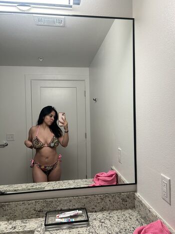 Full leaked Viannneyyyyy private onlyfans photo