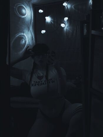 Full leaked Vivickivvv private onlyfans photo