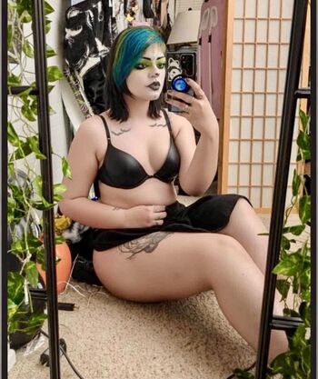 WatchGirlsPlay